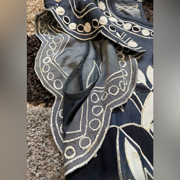 Parker Wyatt Eyelet Embroidered Denim Blue/Black S/SWomen’s Top/XS-Preowned Fast - Picture 10 of 16